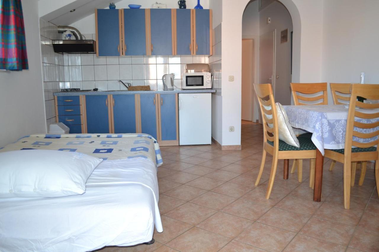 Apartments Lucija Срима Екстериор снимка