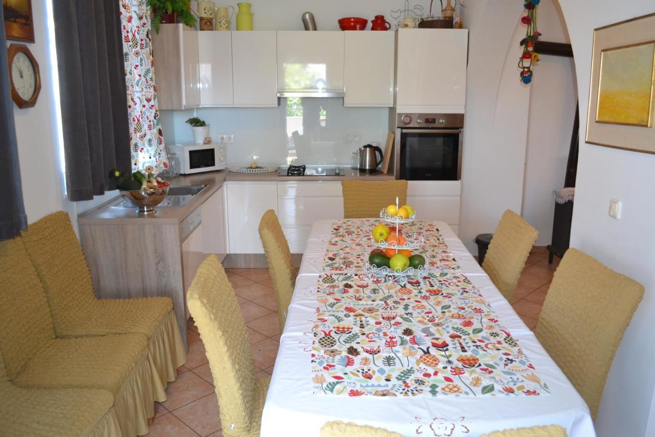 Apartments Lucija Срима Екстериор снимка