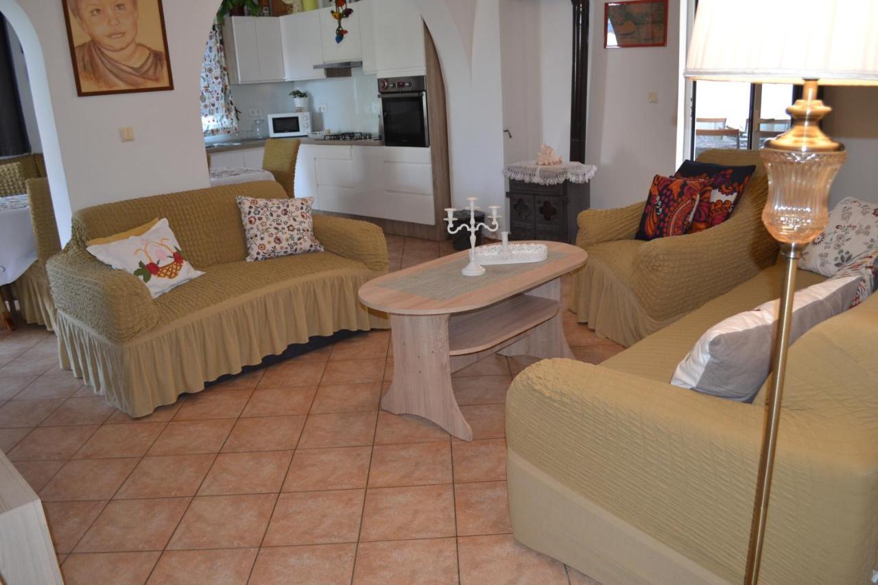 Apartments Lucija Срима Екстериор снимка